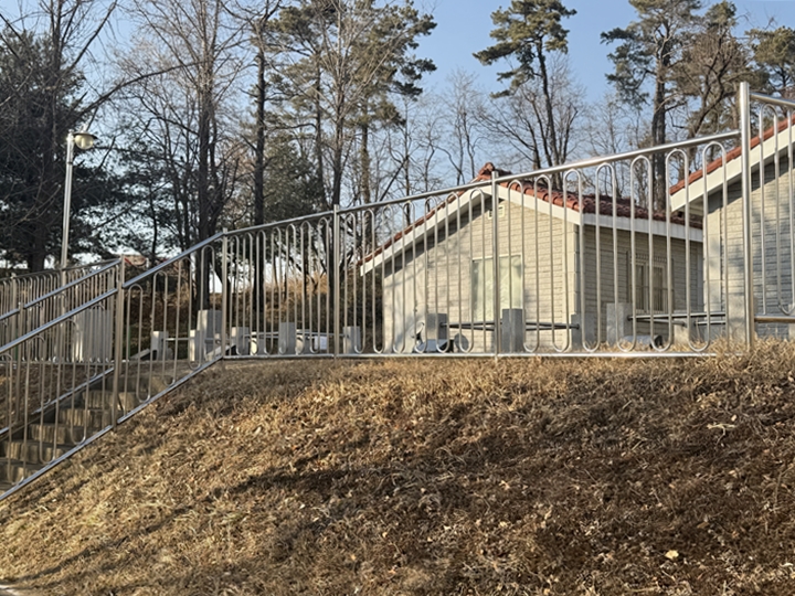 국립지도박물관 야외전시장 출입구