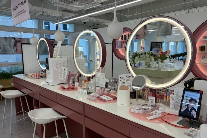 메이크업 체험을 진행할 수 있었던 코리아그랜드세일 명동거점센터의 모습이다.