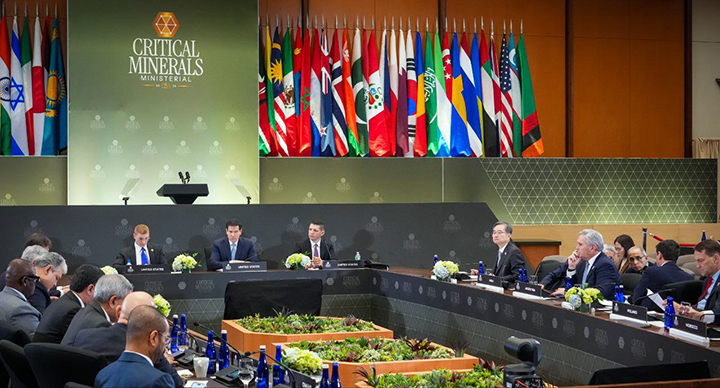 조현 장관이 현지시간 4일 미국 워싱턴 D.C.에서 개최된 첫 핵심광물 장관급회의에 참석해 핵심광물 공급망 안정과 다변화를 위한 국제협력 강화 방안을 논의 하고 있다.(사진=외교부 제공)