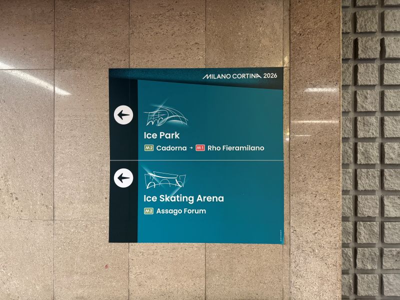 숙소와 가까운 밀라노 중앙역에서는 밀라노 어디든 쉽게 이동할 수 있었다. 올림픽 기간을 맞아 역 곳곳에는 주요 경기장으로 향하는 안내 표지판이 설치되어 있었다.
