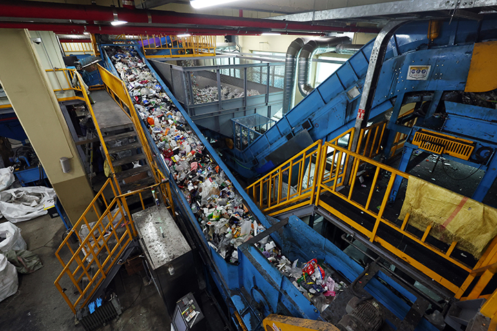 서울 도봉구 재활용선별장에서 재활용 폐기물이 분류되고 있다. 2026.1.26 (ⓒ뉴스1, 무단 전재-재배포 금지)