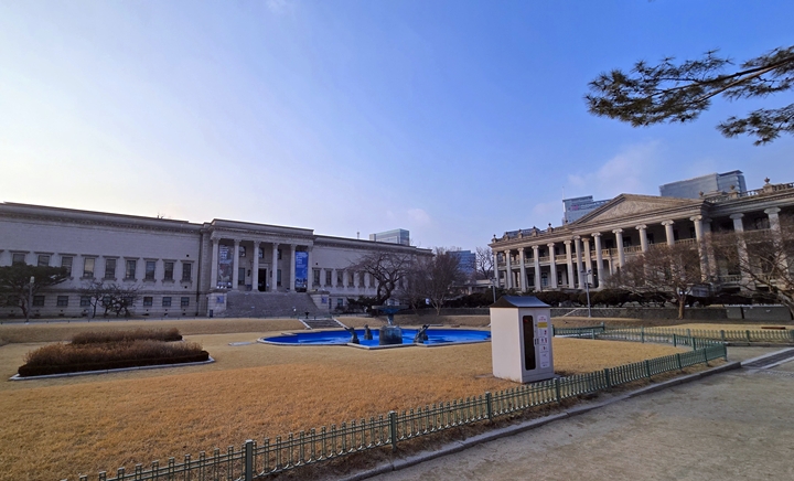 덕수궁과 국립현대미술관 무료개방 날짜를 확인해 설연휴에 다녀오면 좋겠다.