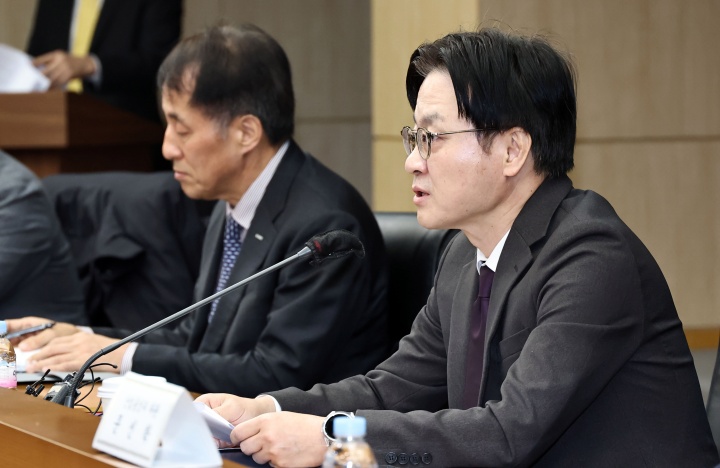 김정관 산업통상부 장관이 13일 서울 종로구 한국무역보험공사에서 열린 한미 전략적 투자 MOU 이행위원회에서 발언하고 있다.(사진=저작권자(c) 연합뉴스, 무단 전재-재배포 금지)