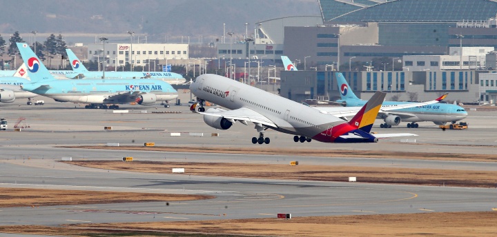 인천국제공항의 항공기 모습.2024.12.11.(ⓒ뉴스1, 무단 전재-재배포 금지)