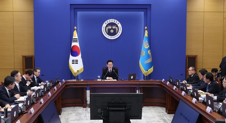 이재명 대통령이 26일 청와대에서 수석보좌관회의를 주재하고 있다. 2026.2.26(사진=저작권자(c) 연합뉴스, 무단 전재-재배포 금지)