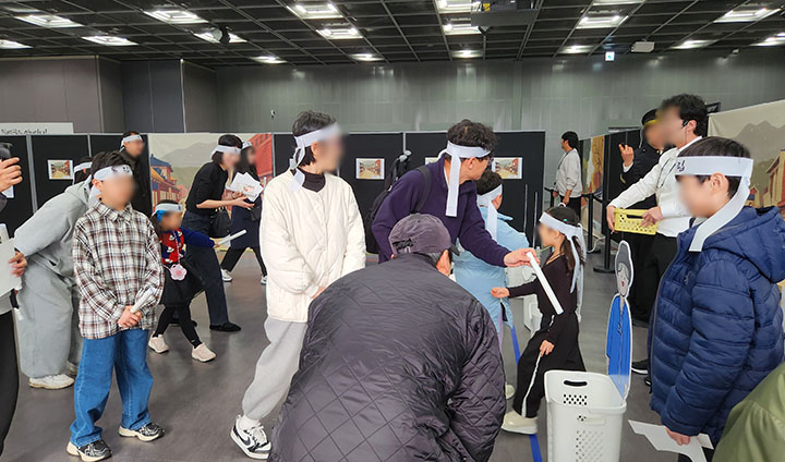 남녀노소 모두가 함께 놀이를 하면서 적극적으로 체험을 즐겼다.