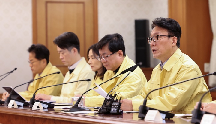 김민석 국무총리가 2일 서울 종로구 정부서울청사에서 열린 중동 상황점검 관련 긴급 관계부처회의에서 모두발언을 하고 있다.(ⓒ뉴스1, 무단 전재-재배포 금지)