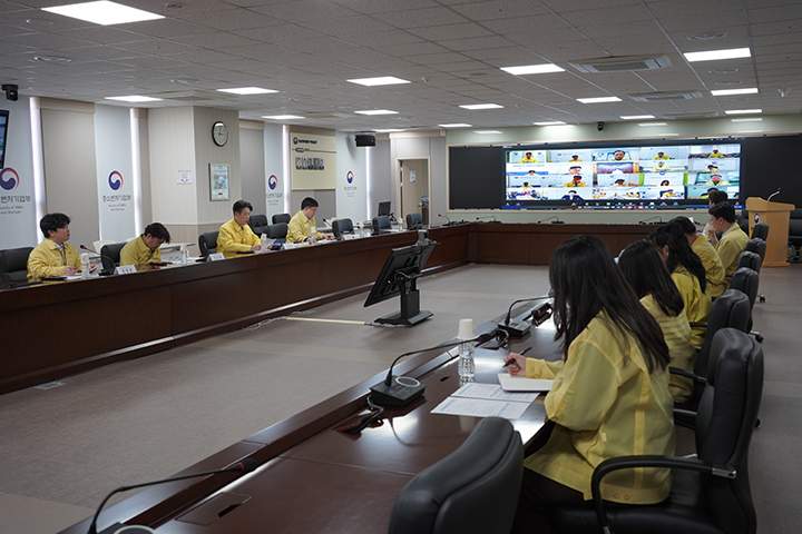 노용석 중소벤처기업부 제1차관이 3일 세종 청사에서 '중동 상황 관련 중소기업 피해·애로 대응 점검 회의'를 주재하고 있다. 2026.3.3 (사진=중소벤처기업부)