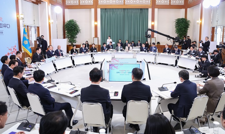 이재명 대통령이 10일 청와대에서 열린 상생을 실천하는 기업인과의 대화에서 발언하고 있다. 2026.3.10(ⓒ뉴스1, 무단 전재-재배포 금지)