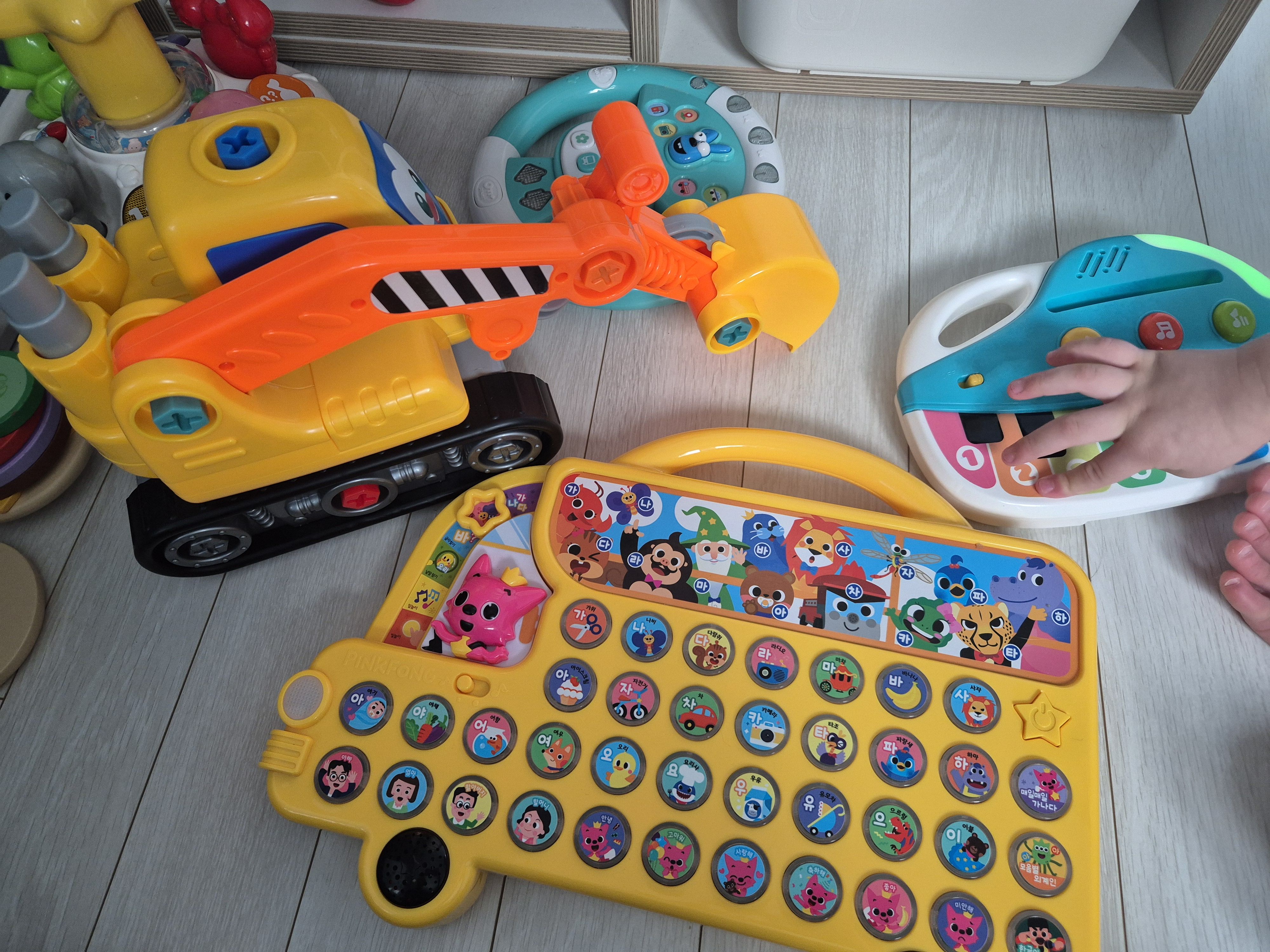 여러가지 장난감들