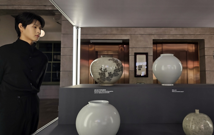 배우 이시안 씨가 전시를 보며 소감을 들려줬다.