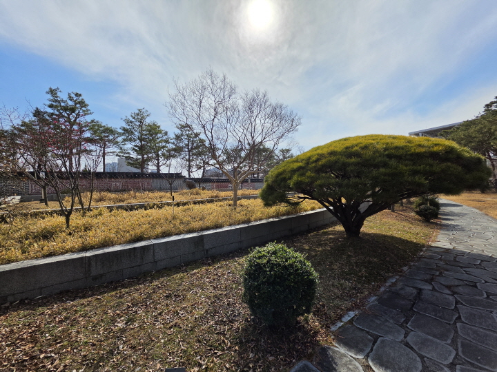 계단 형태의 화단인 화계.