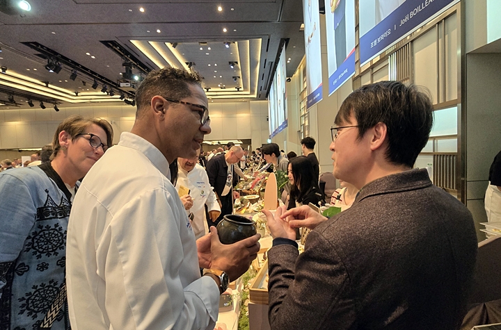 많은 질문과 설명이 오고 갔다.