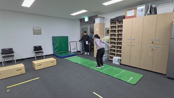 멀리뛰기도 스텝박스 오르내리기도 쉽지 않았다