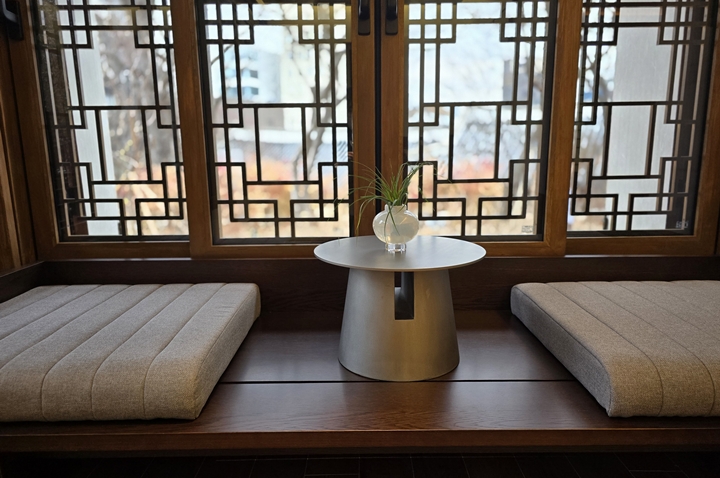 식사 후 쉴수 있게끔 방안을 구성했다.