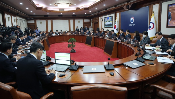 김민석 국무총리가 30일 서울 종로구 정부서울청사에서 열린 임시 국무회의에서 모두발언을 하고 있다.(ⓒ뉴스1, 무단 전재-재배포 금지)