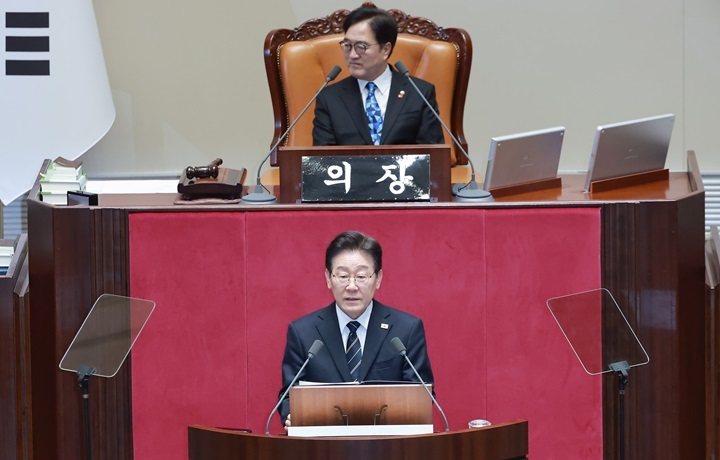 이 대통령 "이번 추경은 위기의 파도로부터 국민의 삶 지켜줄 방파제"