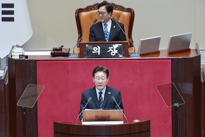 이재명 대통령이 2일 국회에서 2026 추가경정예산안 시정연설을 하고 있다. 2026.4.2(사진=저작권자(c) 연합뉴스, 무단 전재-재배포 금지)