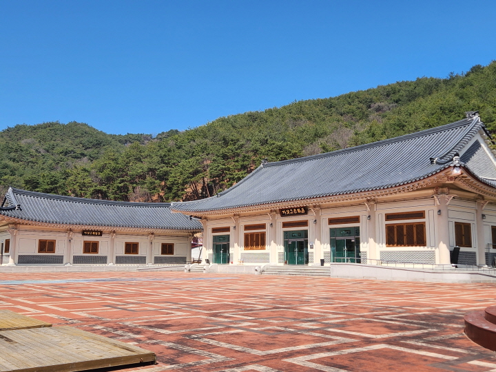 우륵박물관 인근에 있는 가얏고마을은 체험형 숙박장소로 이용할 수 있다.