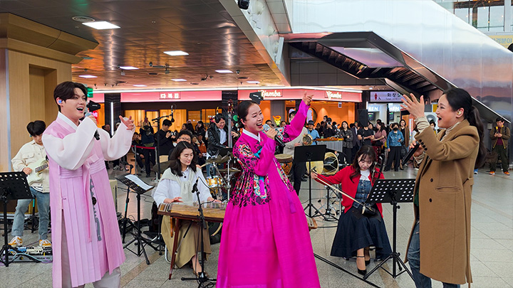 (사진07 - 박애리, 최재명, 재즈가수 단체샷)