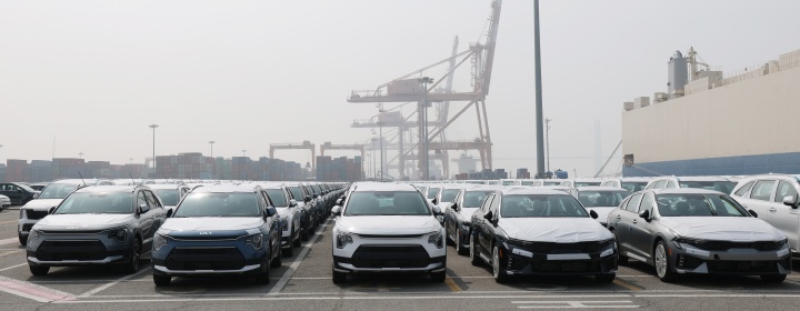 경기 평택시 포승읍 기아 평택항 전용부두에 수출용 자동차가 세워져 있다. 2026.4.3. (ⓒ뉴스1, 무단 전재-재배포 금지)