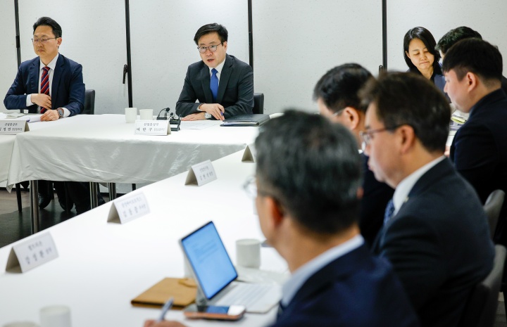 여한구 산업통상부 통상교섭본부장이 6일 오전 서울 중구 컨퍼런스하우스 달개비에서 열린 '미국의 232조 관세 대응을 위한 의약품 수출기업 긴급 간담회'에 참석해 모두 발언을 하고 있다.(ⓒ뉴스1, 무단 전재-재배포 금지)