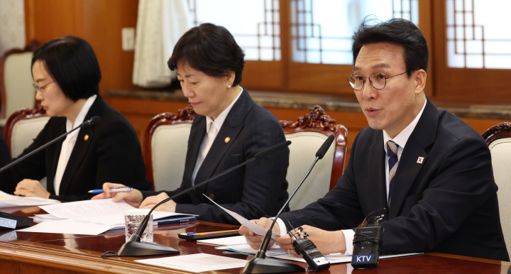 김민석 국무총리가 8일 오전 서울 종로구 세종대로 정부서울청사에서 열린 비상경제본부회의에서 모두 발언을 하고 있다. 2026.4.8. (ⓒ뉴스1, 무단 전재-재배포 금지)