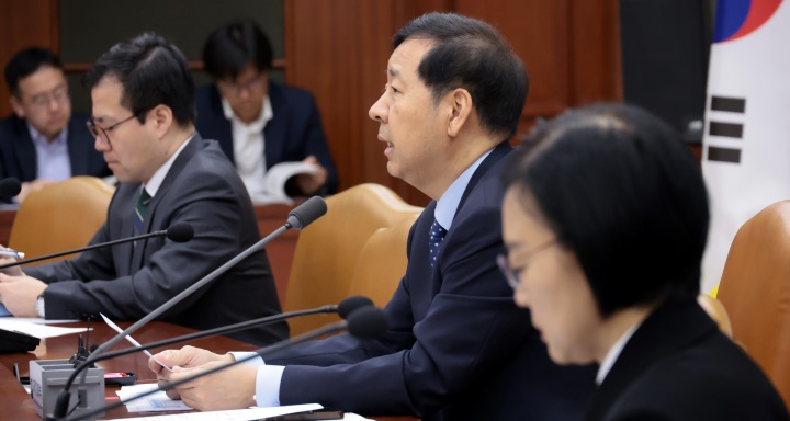 구윤철 경제부총리 겸 재정경제부 장관이 13일 서울 종로구 세종대로 정부서울청사에서 열린 대외경제 장관회의 및 EDCF 기금운용위원회에서 모두 발언을 하고 있다.(ⓒ뉴스1, 무단 전재-재배포 금지)