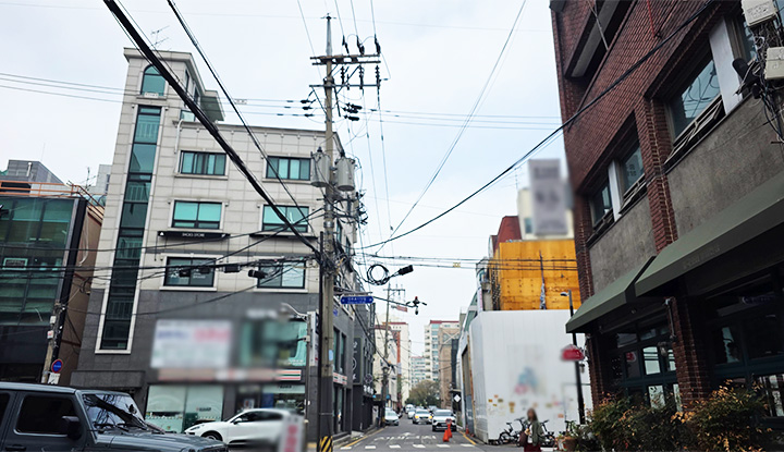 (사진01 - 압구정인근 전선모습)