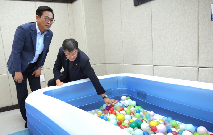 최중증 장애인 통합 돌봄 현장을 점검하는 모습 (보건복지부)