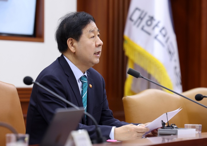구윤철 경제부총리 겸 재정경제부 장관이 23일 서울 종로구 정부서울청사에서 열린 민생물가 특별관리 관계장관 TF 회의에서 모두발언을 하고 있다. 2026.4.23. (ⓒ뉴스1, 무단 전재-재배포 금지)