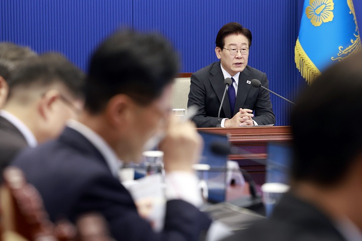 이재명 대통령이 30일 청와대에서 열린 수석보좌관회의에서 발언하고 있다. 2026.4.30(사진=저작권자(c) 연합뉴스, 무단 전재-재배포 금지)