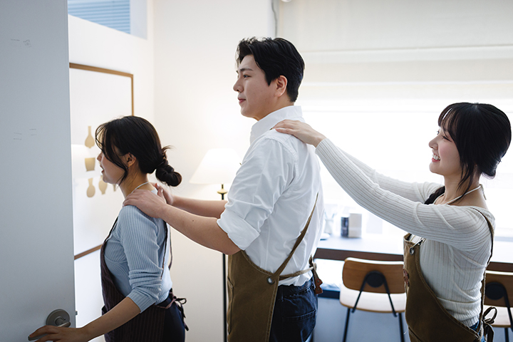 김프로와 유백합이 기차놀이처럼 한 줄로 '무광도예' 체험 공간에 들어서고 있다.(사진=문화체육관광부 국민소통실 윤종규, 무단 전재-재배포 금지)
