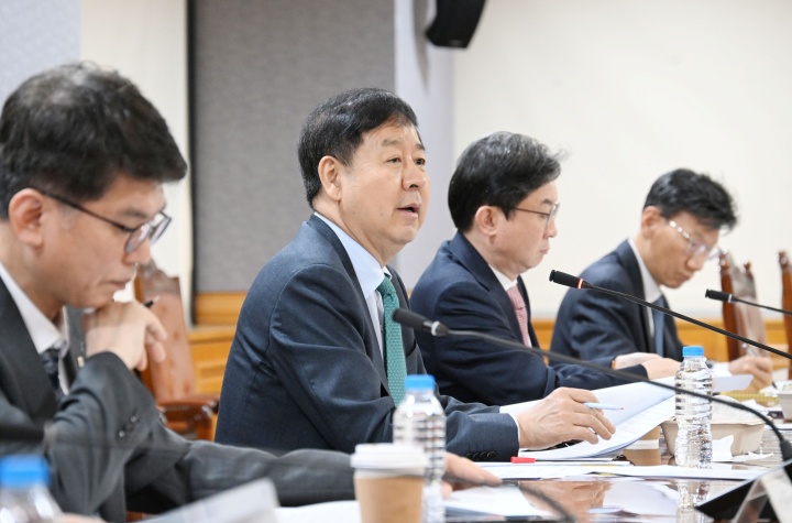 구윤철 부총리 겸 재정경제부 장관이 14일 오전 서울 중구 은행연합회에서 열린 시장상황점검회의에서 발언을 하고 있다.(ⓒ뉴스1, 재정경제부 제공, 무단 전재-재배포 금지)