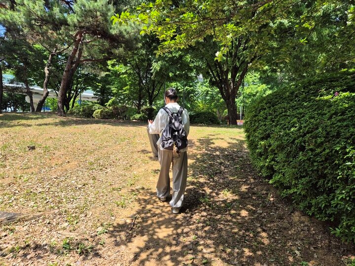 우거진 풀숲 들어가지 않기