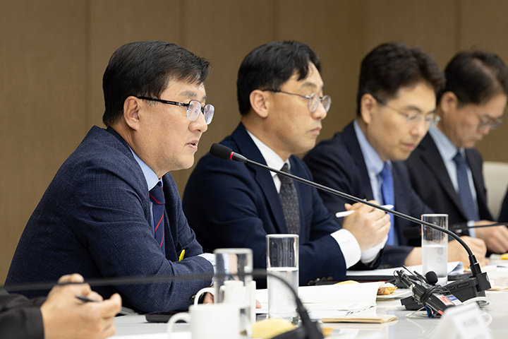 김성환 기후에너지환경부 장관이 19일 오후 서울 중구 대한상공회의소에서 열린 제38차 에너지위원회 회의를 주재하고 있다.(ⓒ뉴스1, 무단 전재-재배포 금지)