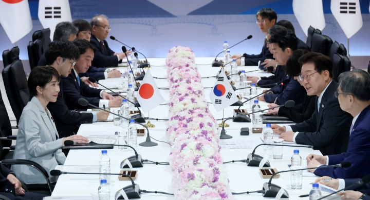 이재명 대통령이 19일 경북 안동의 한 호텔에서 열린 다카이치 사나에 일본 총리와 확대 정상회담에서 발언하고 있다. 2026.5.19 (ⓒ뉴스1, 청와대통신사진기자단, 무단 전재-재배포 금지)