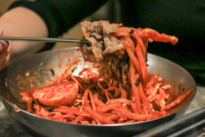 밀키트까지 출시할 정도로 전국구 맛집이 된 백년가게 나드리쫄면 (본인 촬영)