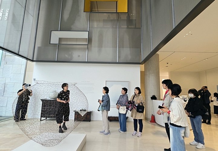 실내전시관에서도 전시가 열리고 있다. (본인촬영)