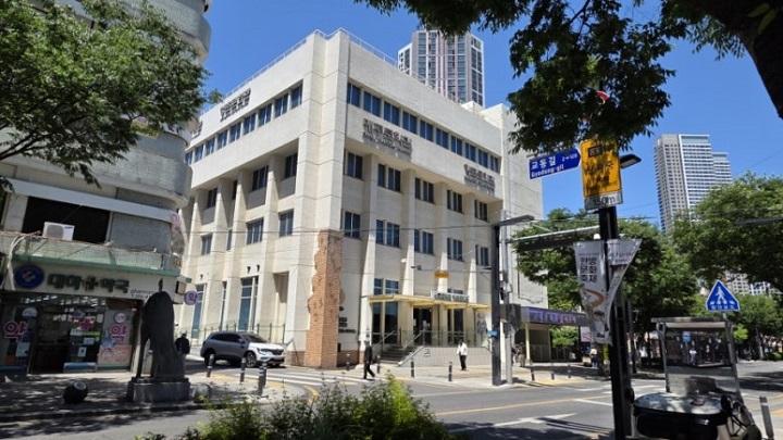 대구문학관에서 매주 수요일 오후 3시에 신간낭독회가 열리고 있다.본인 촬영
