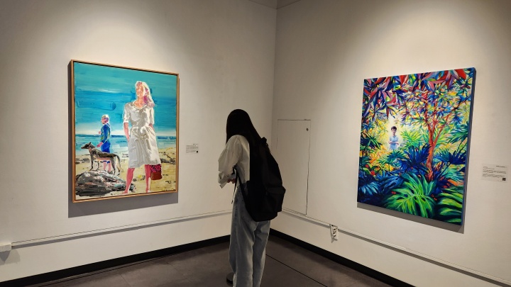 '평화와 자유' 테마에서는 인간의 삶 속에 깃든 평화의 모습을 각기 다른 표현 기법으로 그려냈다. (본인촬영)