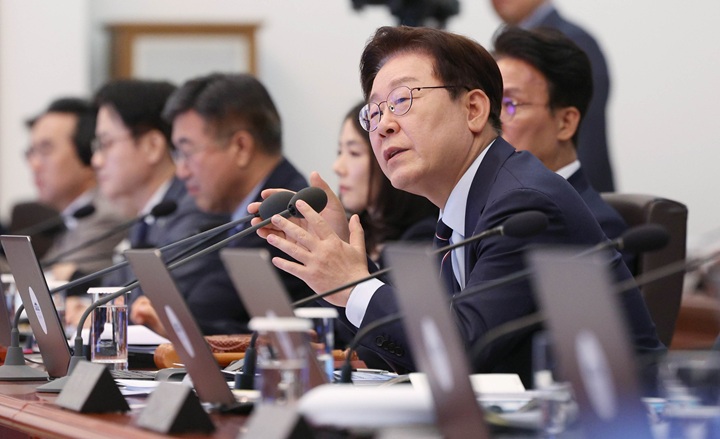 이재명 대통령이 2일 청와대에서 열린 국무회의 겸 비상경제점검회의에서 발언하고 있다. 2026.6.2(사진=저작권자(c) 연합뉴스, 무단 전재-재배포 금지)