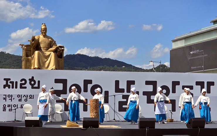 아리랑 보존회가 아리랑을 부르고 있다. (본인촬영)