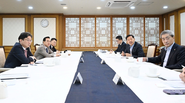 구윤철 경제부총리 겸 재정경제부 장관이 10일 오전 서울 종로구 세종대로 정부서울청사에서 열린 대외경제장관회의에서 모두 발언을 하고 있다.(ⓒ뉴스1, 재정경제부 제공, 무단 전재-재배포 금지)
