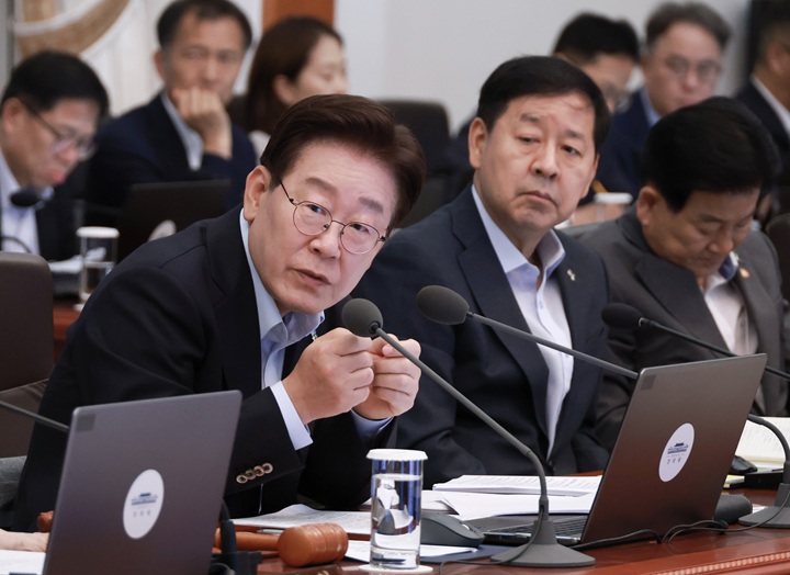 이재명 대통령이 23일 청와대에서 열린 국무회의 겸 비상경제점검회의에서 발언하고 있다. 2026.6.23(사진=저작권자(c) 연합뉴스, 무단 전재-재배포 금지)