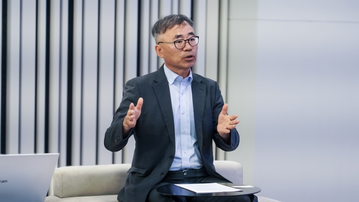 임재환 유비온 대표가  '워라밸+4.5 프로젝트' 추진 배경과 AI 기반 업무혁신에 대해 설명하고 있다. (본인 촬영)