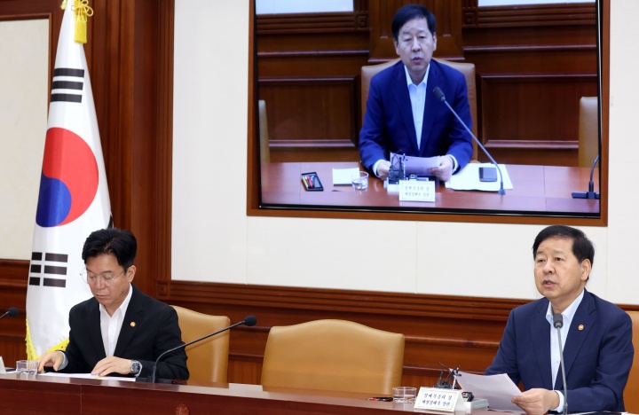 구윤철 경제부총리 겸 재정경제부 장관이 8일 오전 서울 종로구 세종대로 정부서울청사에서 열린 비상경제본부 희의 겸 경제·산업경쟁력강화 관계장관회의에서 모두 발언을 하고 있다. 2026.7.8 (ⓒ뉴스1, 재정경제부 제공, 무단 전재-재배포 금지)