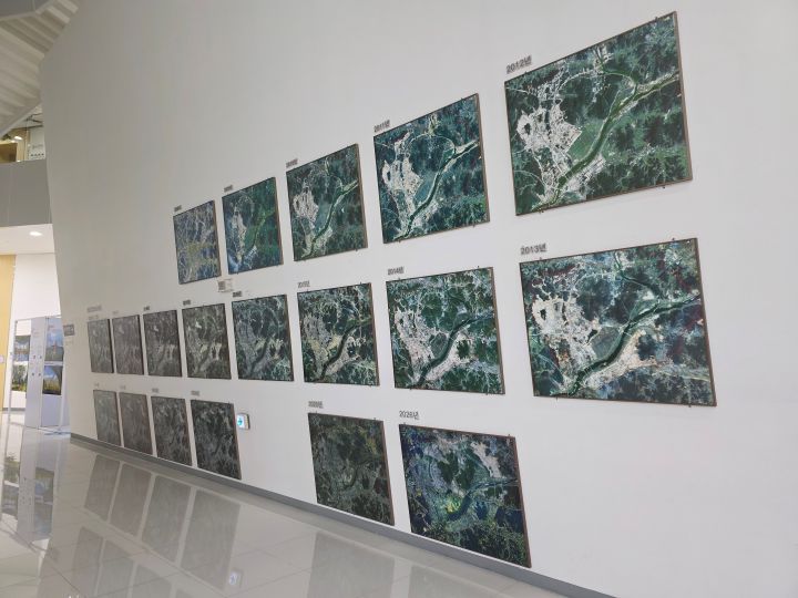 1층 중앙 안내데스크 우측편으로 세종시의 변화상을 살펴볼 수 있는 항공사진이 있었다. 불과 20년만에 천지개벽 수준의 발전을 이룬 세종시가 새삼 대단하게 느껴졌다.
