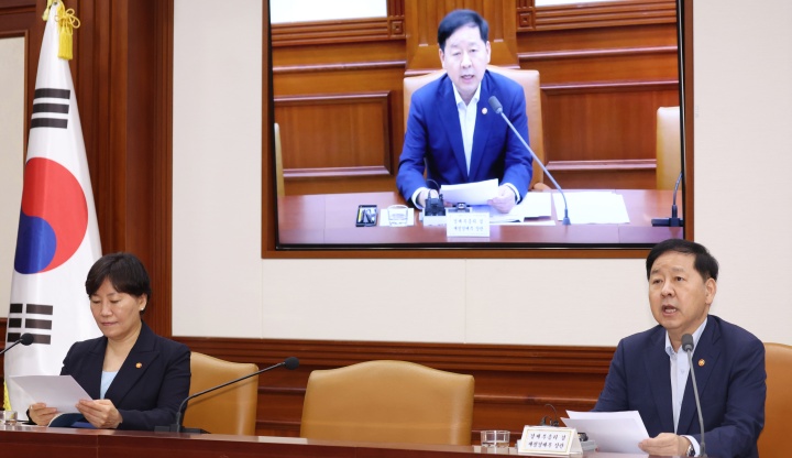 구윤철 경제부총리 겸 재정경제부 장관이 22일 오전 서울 종로구 세종대로 정부서울청사에서 열린 비상경제본부회의 겸 경제산업경쟁력강화 관계장관회의에서 모두 발언을 하고 있다. 2026.7.22 (ⓒ뉴스1, 무단 전재-재배포 금지)