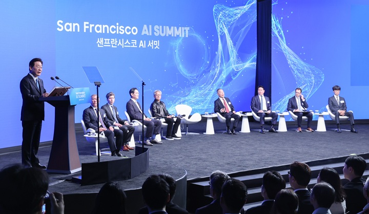 이재명 대통령이 24일(현지시간) 미국 샌프란시스코 미드웨이에서 열린 AI 서밋에서 발언을 하고 있다. 2026.7.25 (ⓒ뉴스1, 무단 전재-재배포 금지)